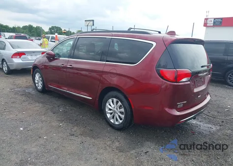 2017 Chrysler Pacifica Touring-L z USA, uszkodzony, nr VIN 2C4RC1BG0HR702383